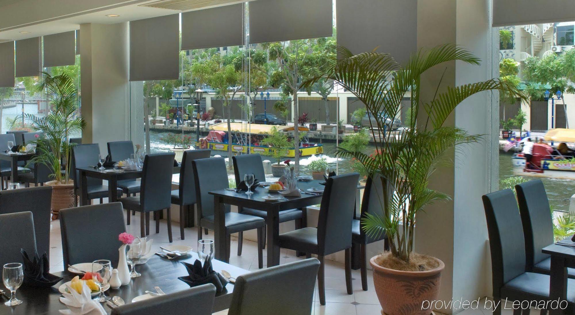 Wana Riverside Hotel Malacca Ресторан фото